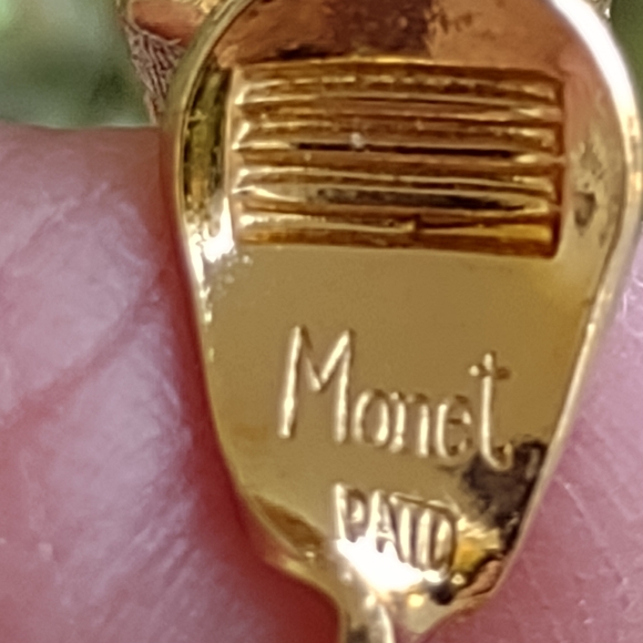 Vintage Clip Earrings - Picture 10 of 12